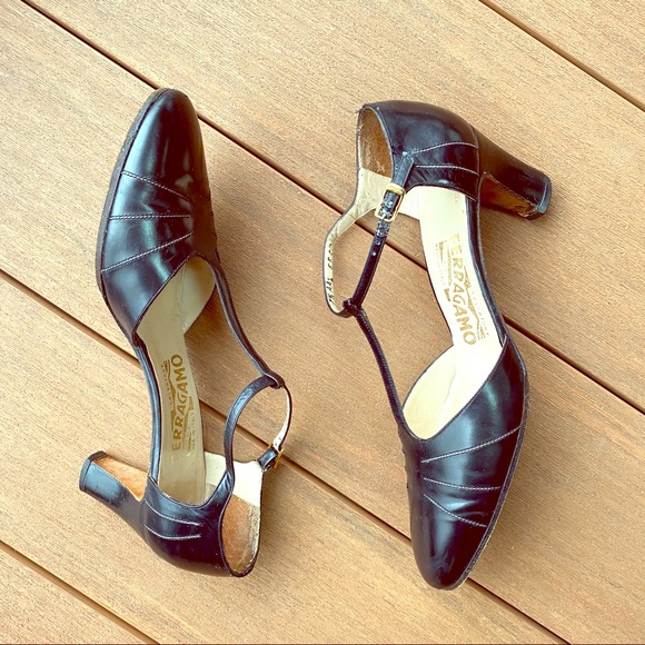 Salvatore Ferragamo Shoes - Vintage Salvatore Ferragamo black Mary jade heels